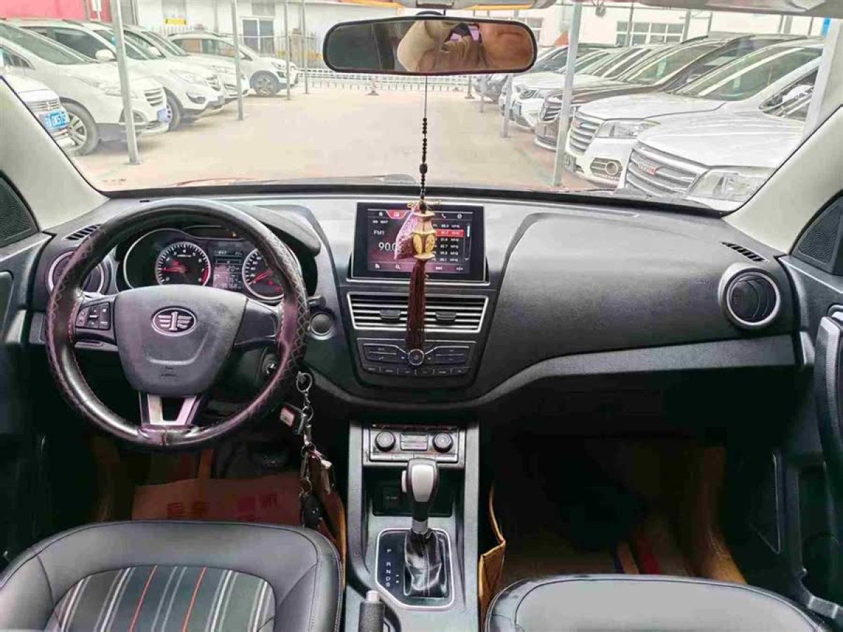 奔騰 X40  2017款 1.6L 自動豪華型圖片