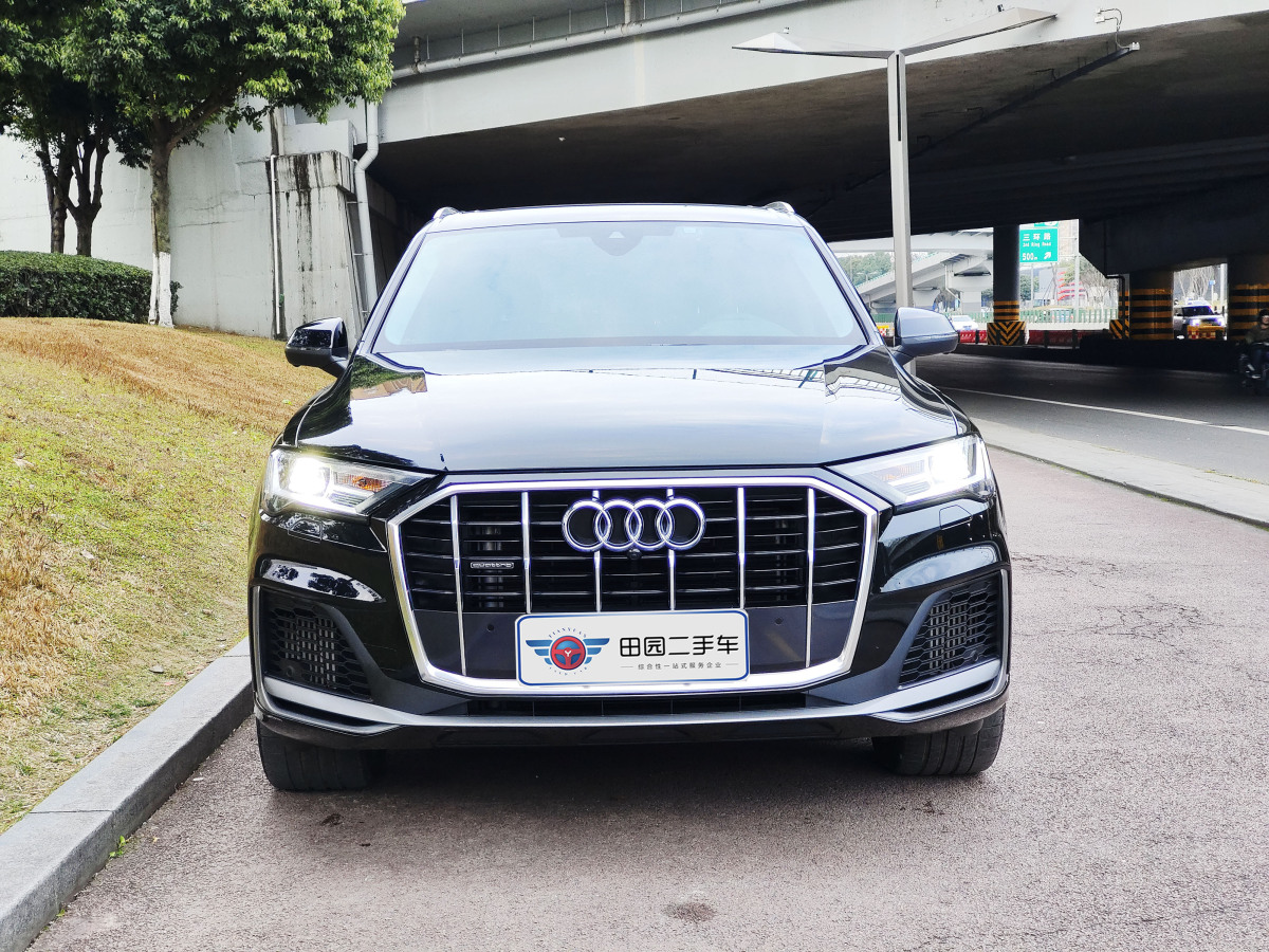 奧迪 奧迪Q7  2024款 55 TFSI quattro S line運(yùn)動(dòng)型圖片