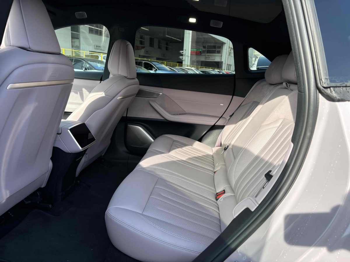 蔚來(lái) 樂(lè)道L60  2024款 60kwh 后驅(qū)版圖片