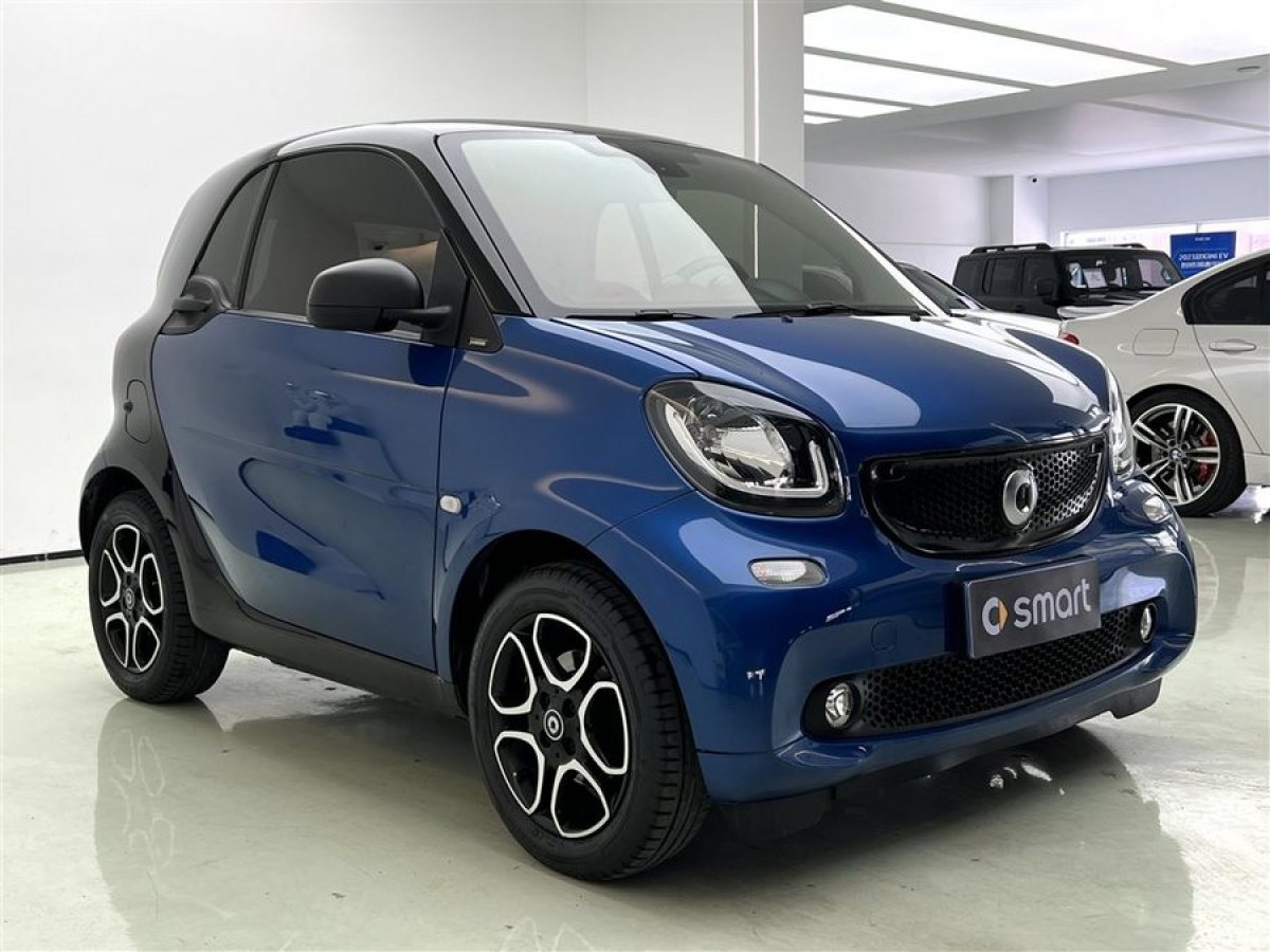 smart fortwo  2017款 1.0L 52千瓦硬頂摯愛特別版圖片