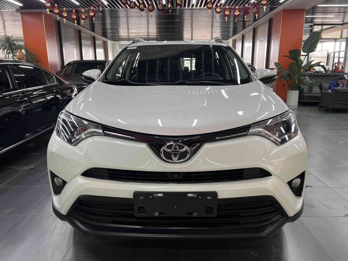 豐田 RAV4  2016款 榮放 2.0L CVT兩驅(qū)風(fēng)尚版圖片