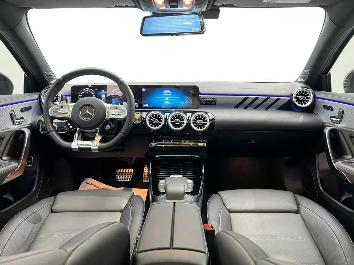 奔馳 奔馳EQA  2022款 EQA 300 4MATIC 首發(fā)特別版圖片