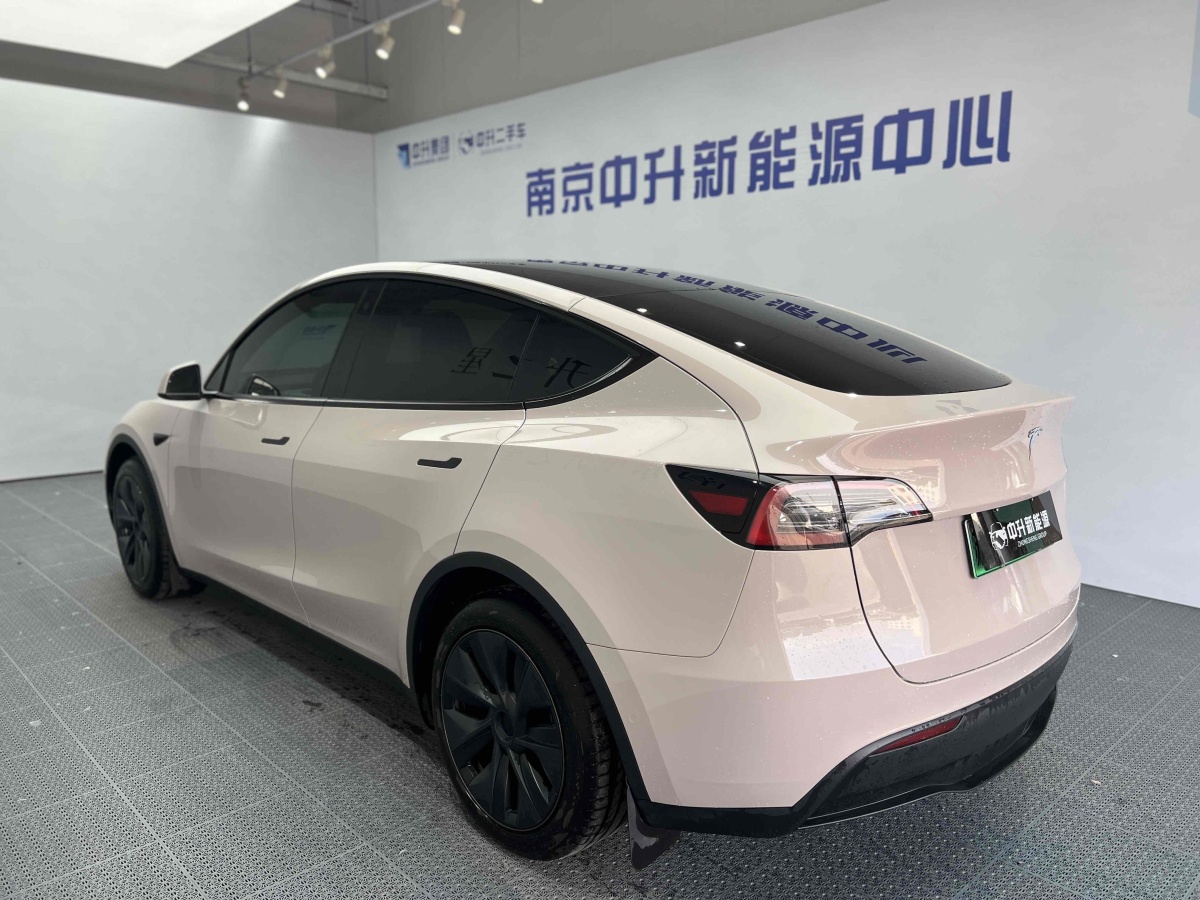 特斯拉 Model 3  2023款 煥新版 后輪驅(qū)動圖片