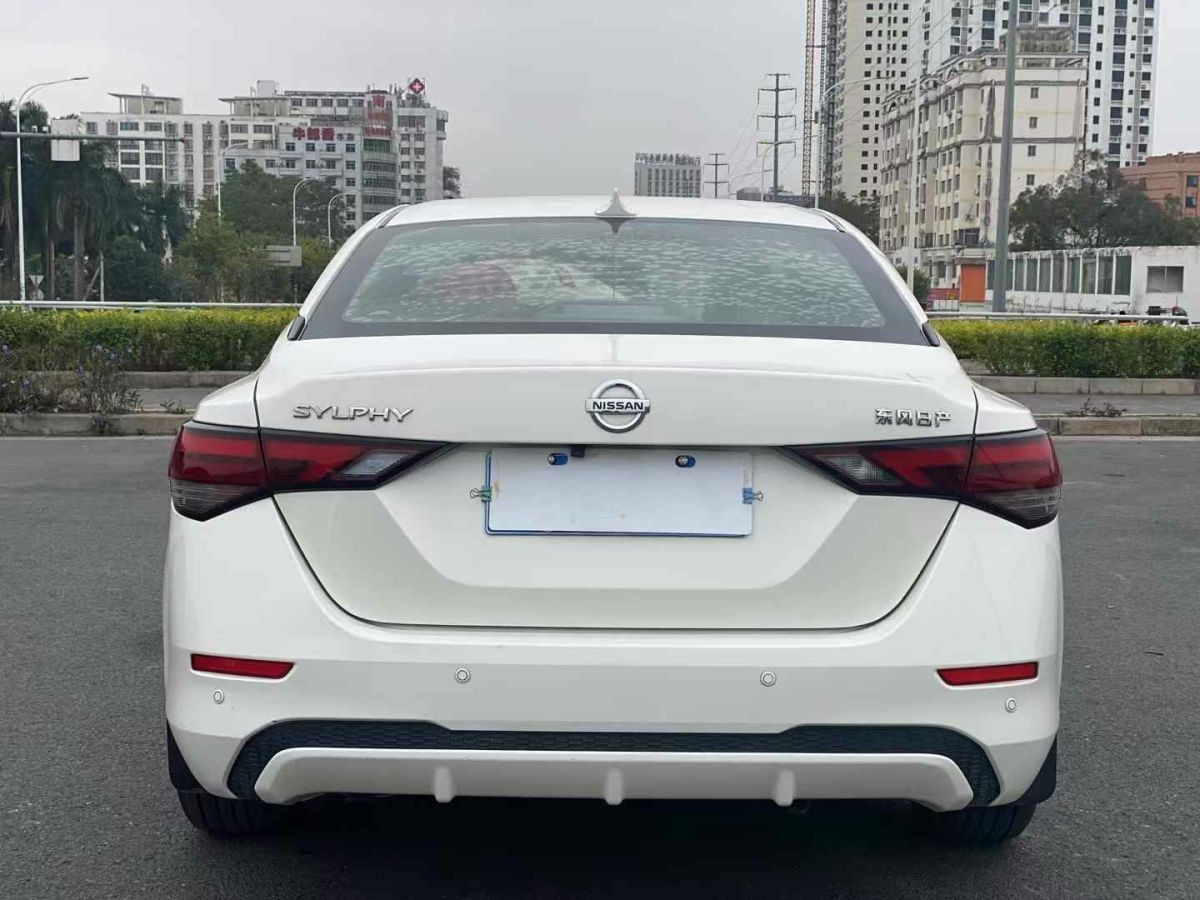 日產(chǎn) 軒逸  2021款 1.6L XL CVT暗夜版圖片