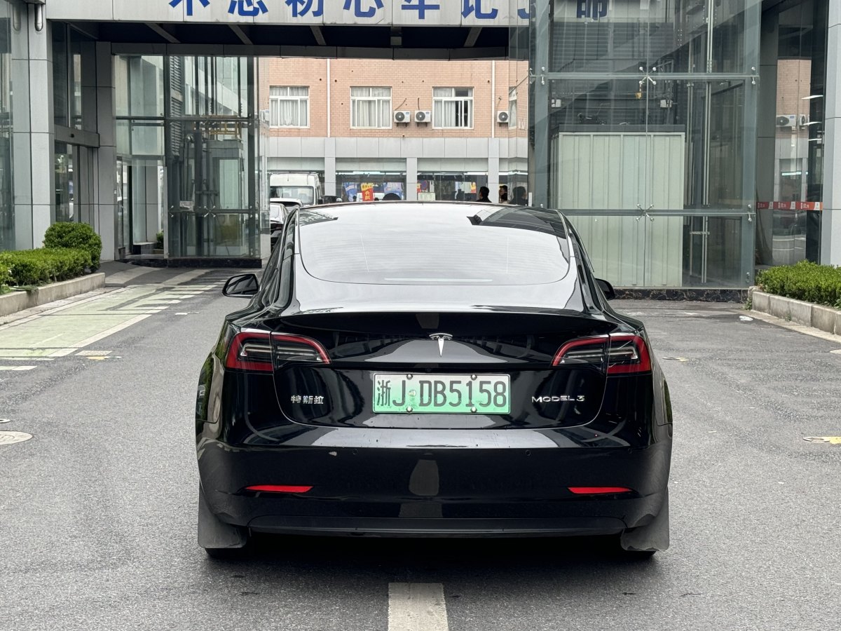 特斯拉 Model 3  2019款 標(biāo)準(zhǔn)續(xù)航后驅(qū)升級版圖片