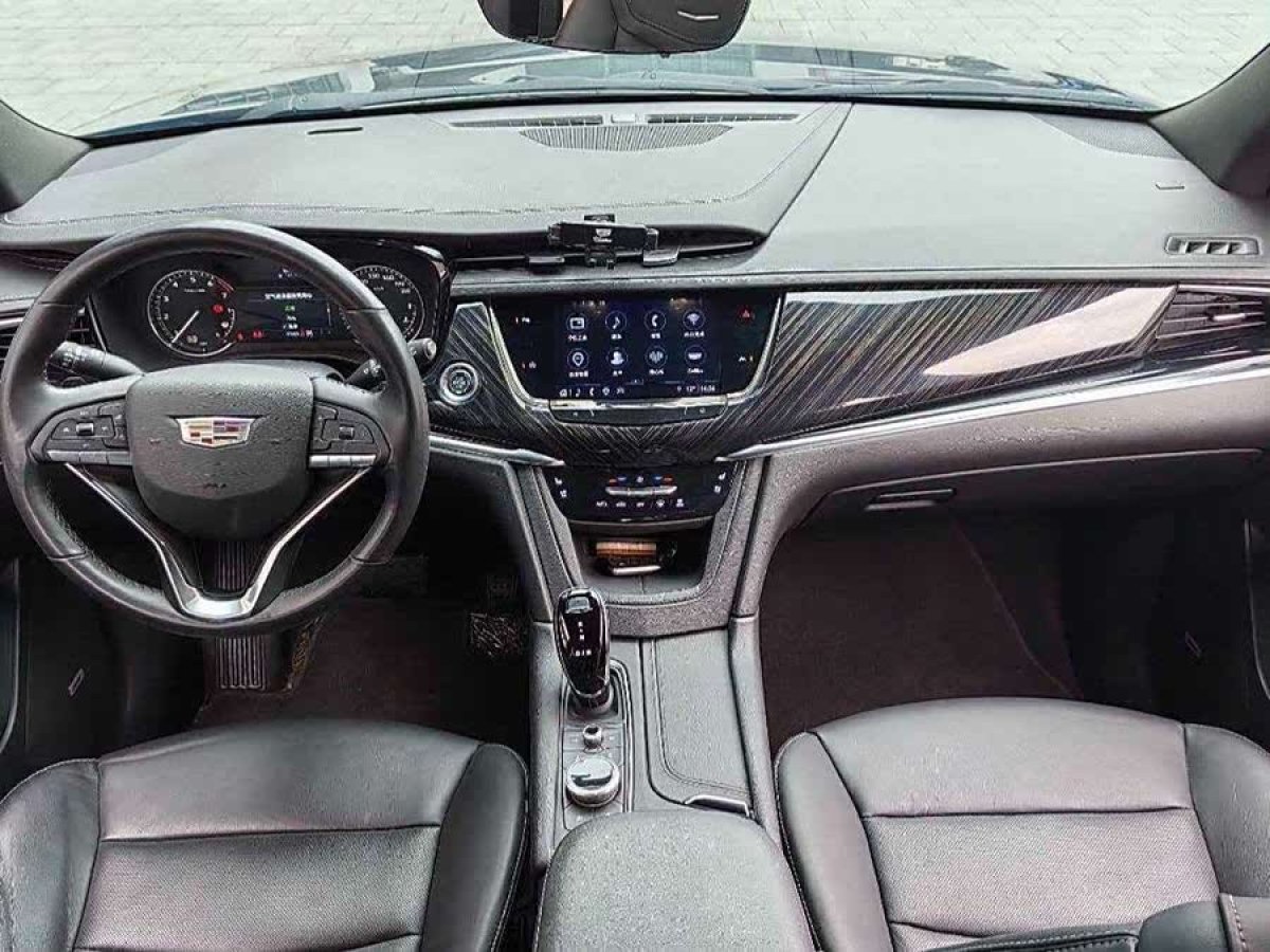 凱迪拉克 XT6  2022款 2.0T 六座四驅(qū)豪華型圖片