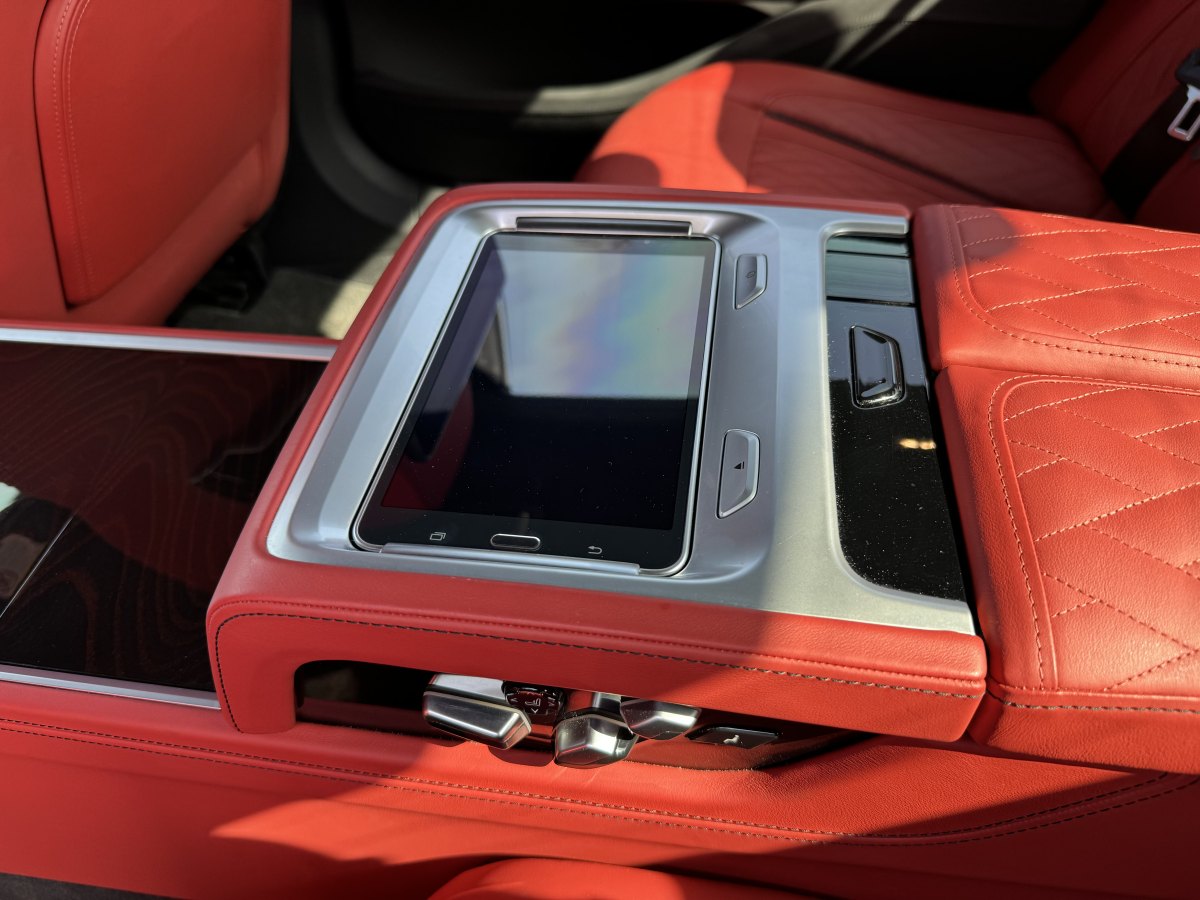 宝马 宝马7系  2019款 改款 M760Li xDrive V12 运动套装图片