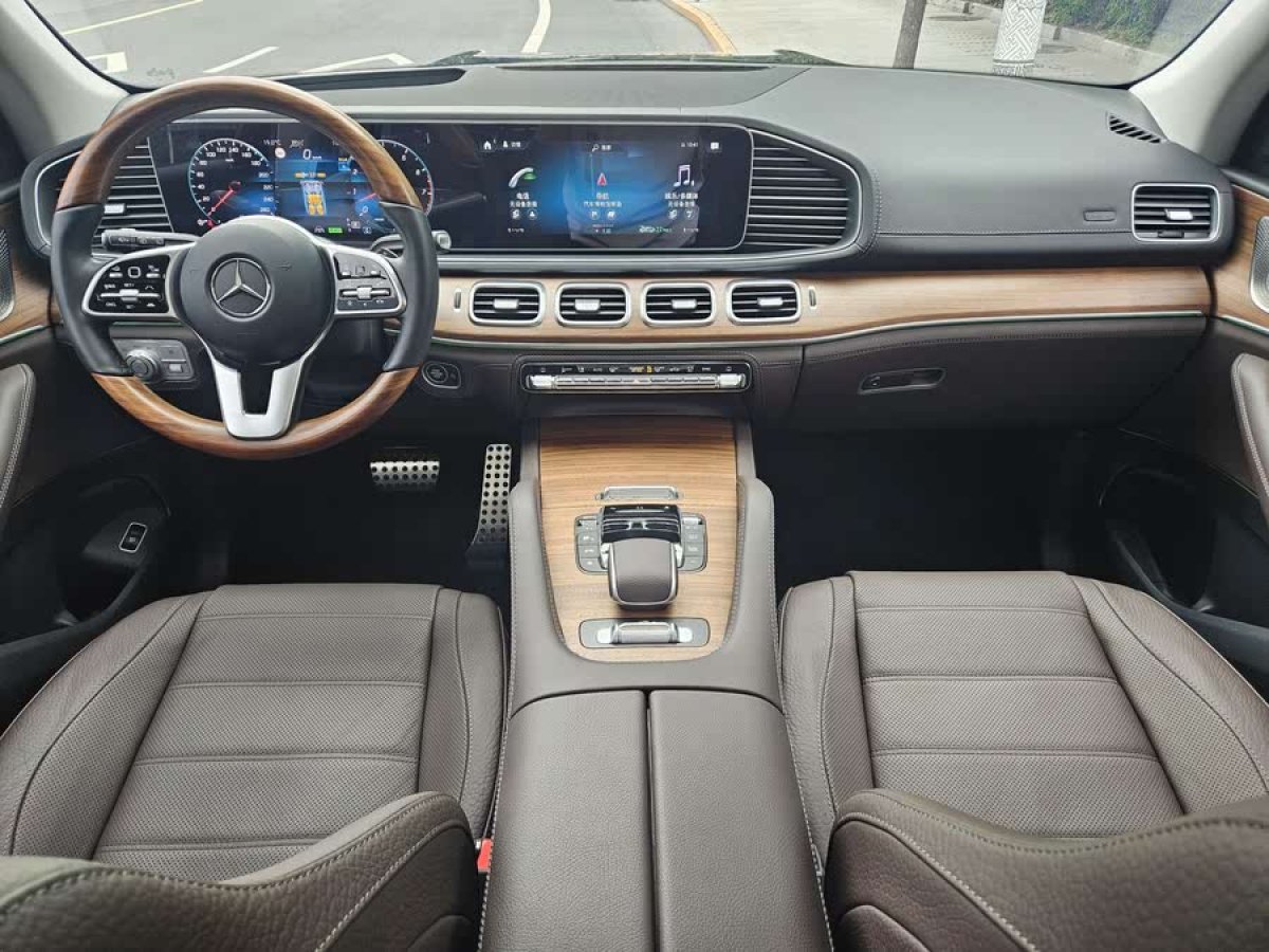 奔馳 奔馳GLS  2023款 改款二 GLS 450 4MATIC 豪華型圖片