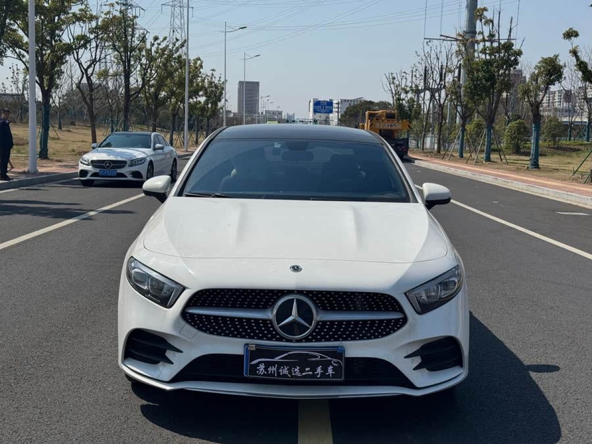 奔馳 奔馳A級  2022款 改款 A 200 L 運(yùn)動(dòng)轎車動(dòng)感型圖片