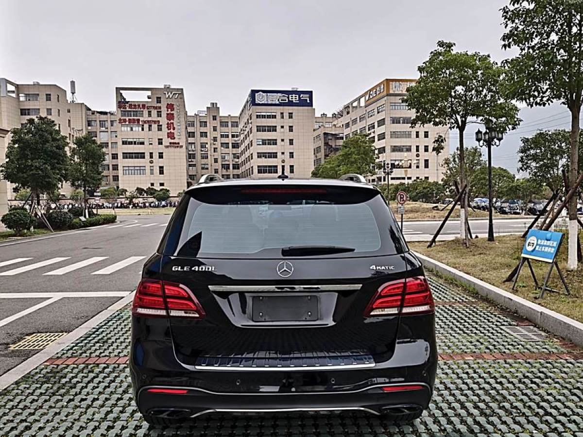 奔馳 奔馳GLE  2018款 GLE 320 4MATIC 動感型臻藏版圖片