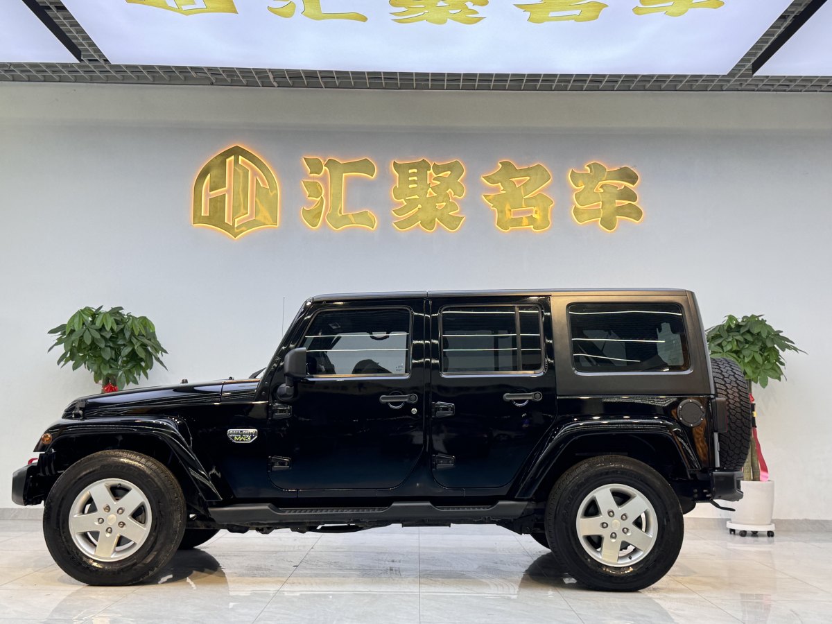 2012年8月Jeep 牧馬人  2012款 3.6L Sahara 四門版