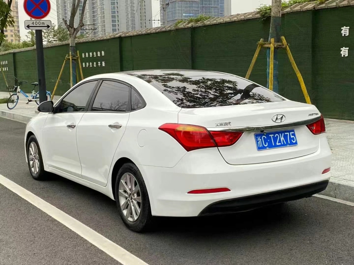 現(xiàn)代 名圖  2016款 1.8L 自動尊貴型DLX圖片