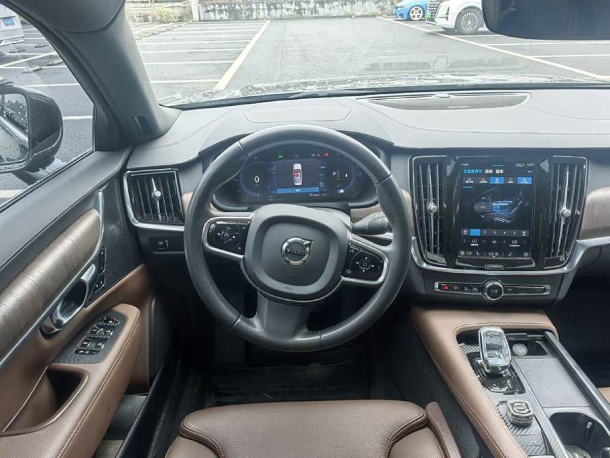 2022年8月沃爾沃 S90  2022款 B5 智遠豪華版