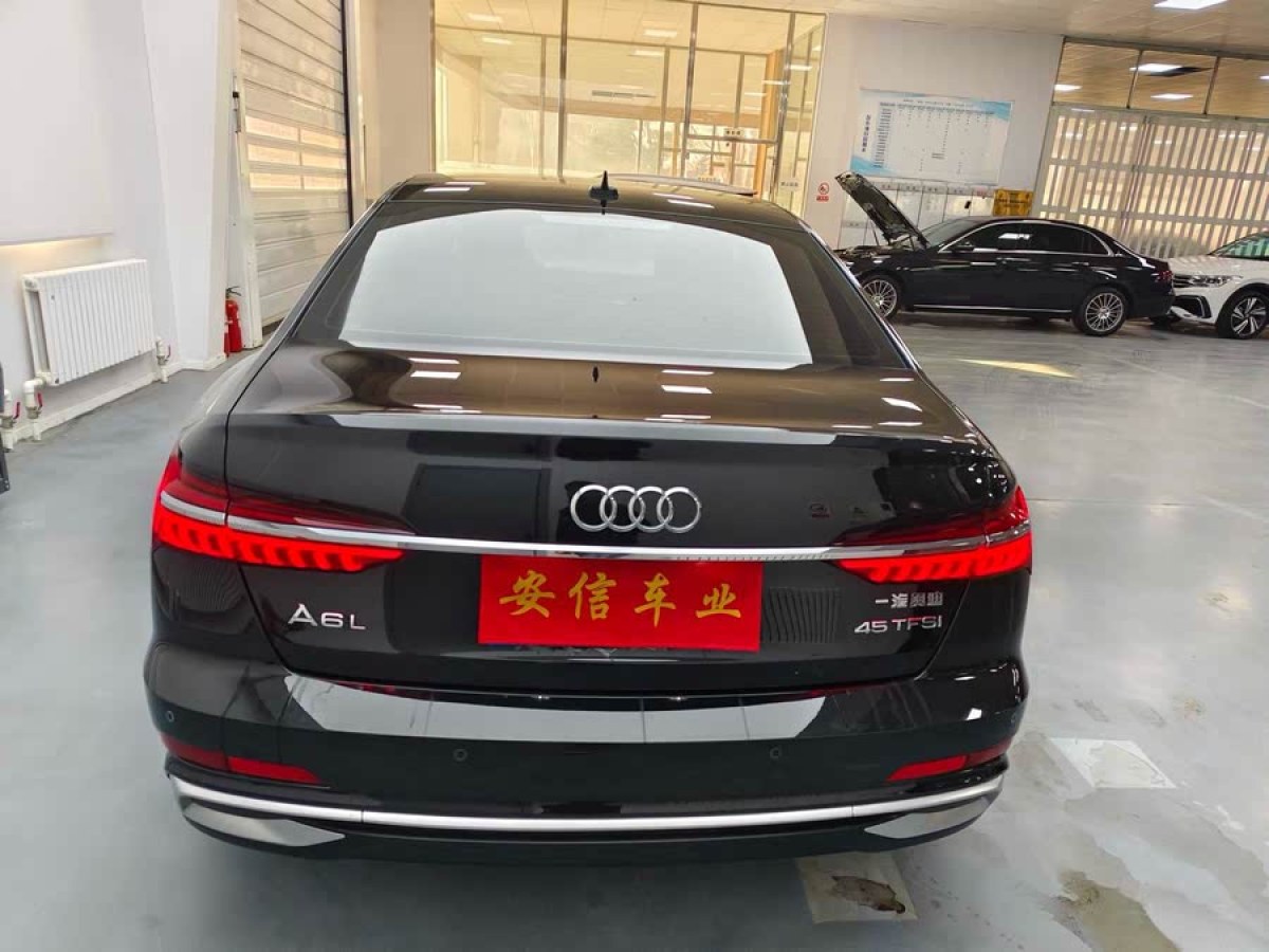 奧迪 奧迪A6L  2023款 改款 45 TFSI 臻選動(dòng)感型圖片