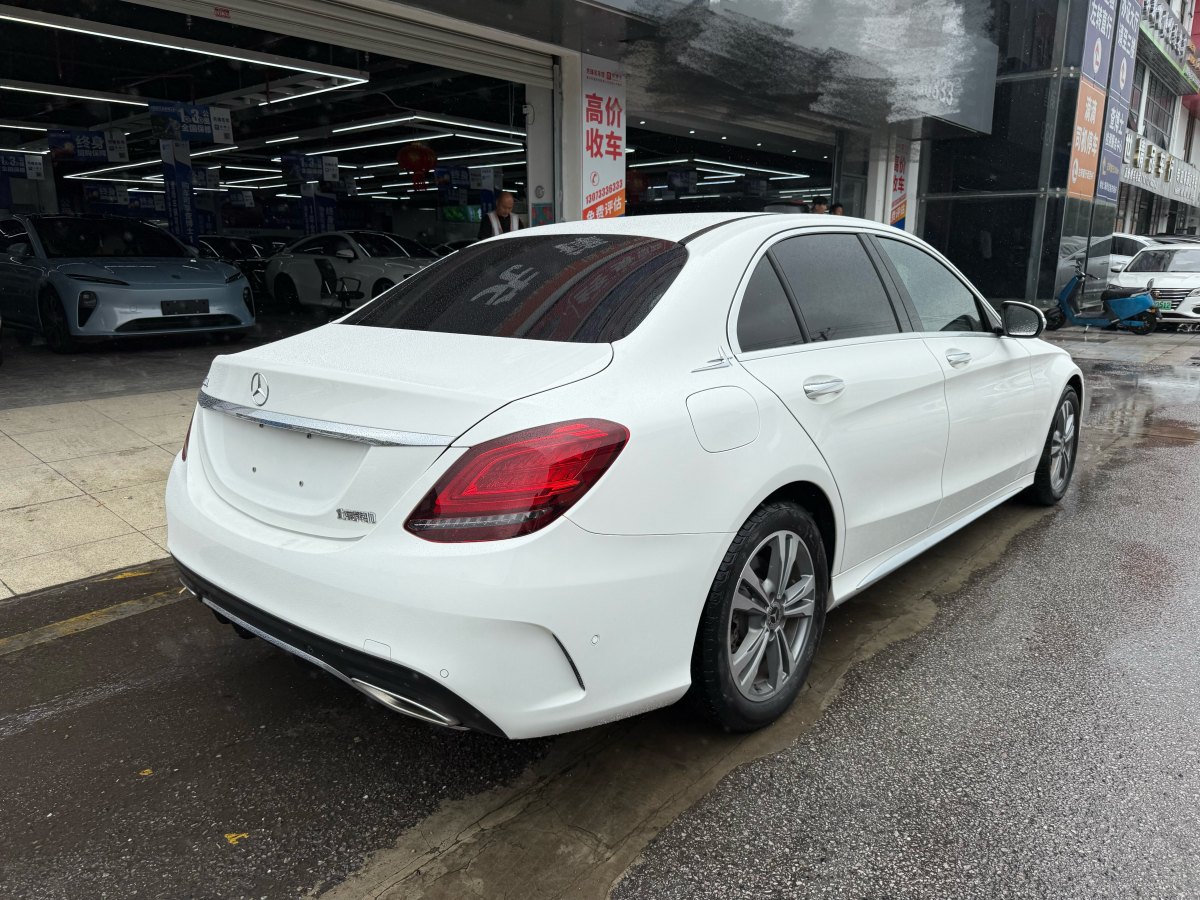 奔馳 奔馳C級(jí)  2019款 C 180 L 時(shí)尚型運(yùn)動(dòng)版圖片