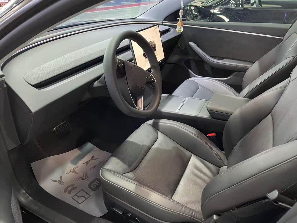 特斯拉 Model 3  2023款 煥新版 后輪驅(qū)動圖片
