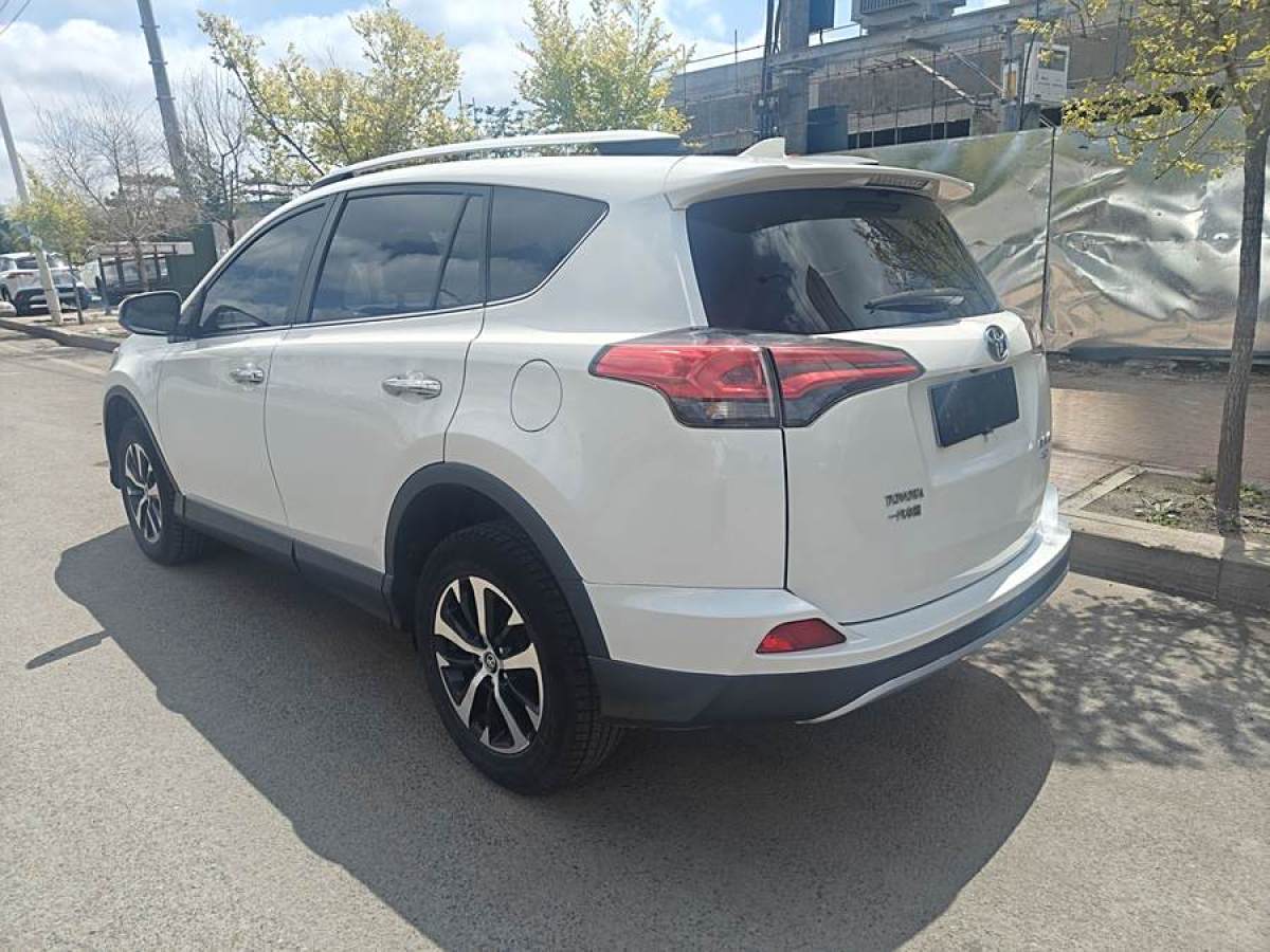 豐田 RAV4榮放  2016款 2.0L CVT四驅新銳版圖片