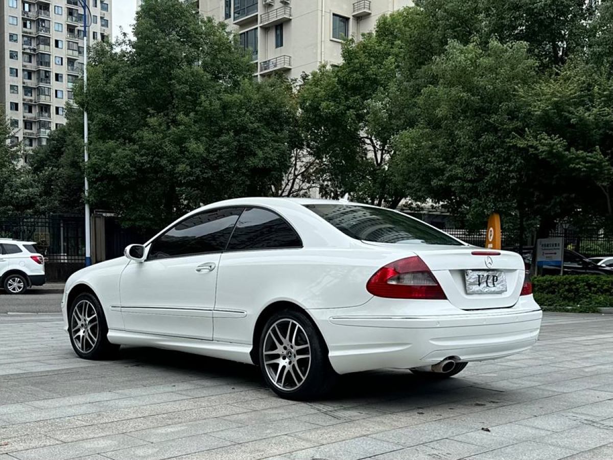 奔馳 奔馳CLK級(jí)  2006款 CLK 200K 雙門(mén)轎跑車(chē)圖片