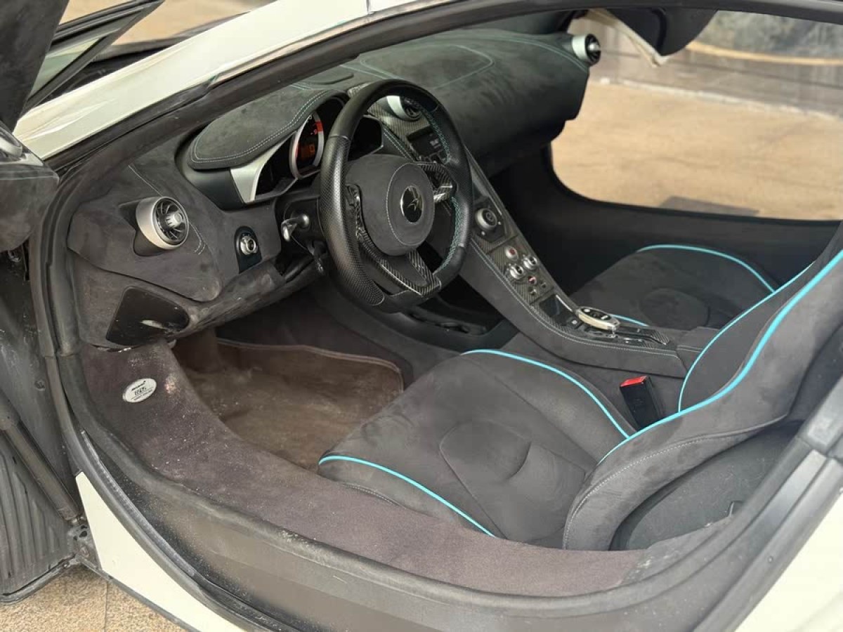 邁凱倫 12C  2013款 3.8T COUPE 50周年紀(jì)念版圖片
