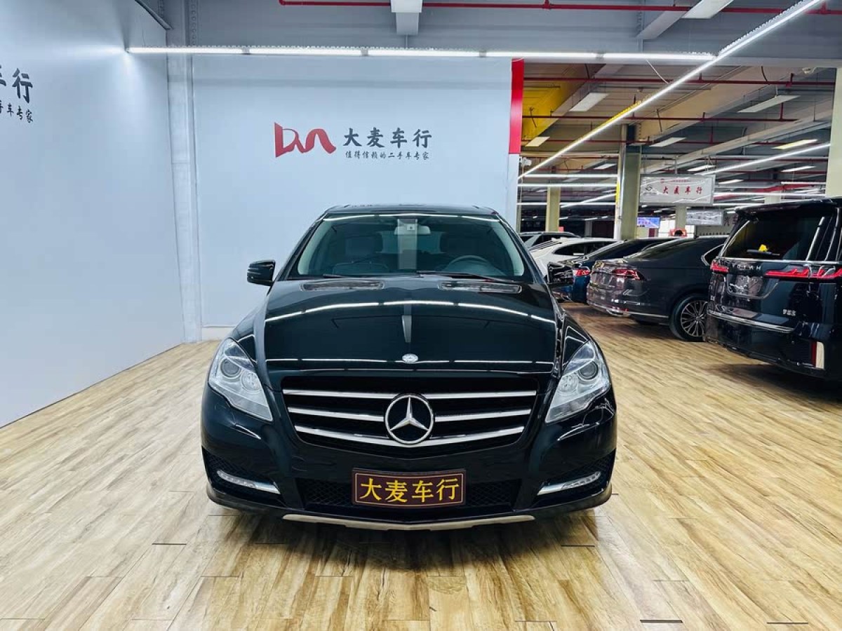 奔馳 奔馳R級(jí)  2017款 R 320 4MATIC 商務(wù)型臻藏版圖片