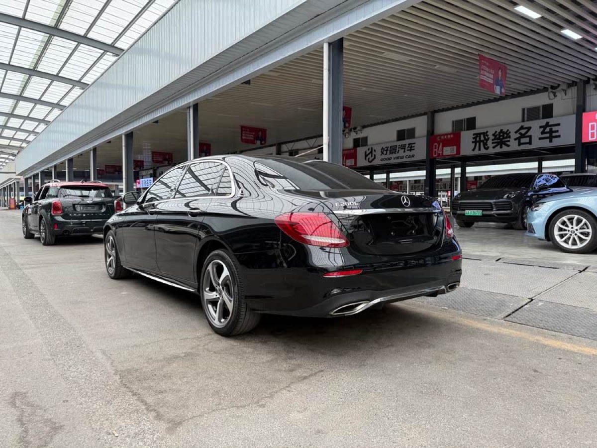 奔馳 奔馳E級(jí)  2019款 E 260 L 運(yùn)動(dòng)型 4MATIC圖片
