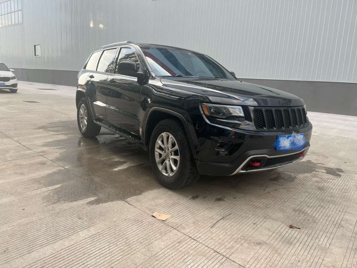 Jeep 大切諾基  2015款 3.0TD 柴油 精英導(dǎo)航版圖片