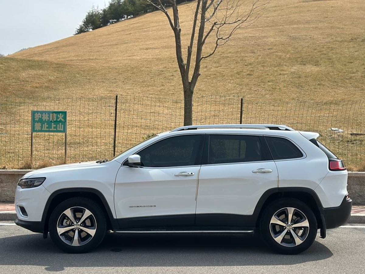 Jeep 自由光  2019款 2.0T 四驅(qū)探享版+自動駕駛智慧包圖片