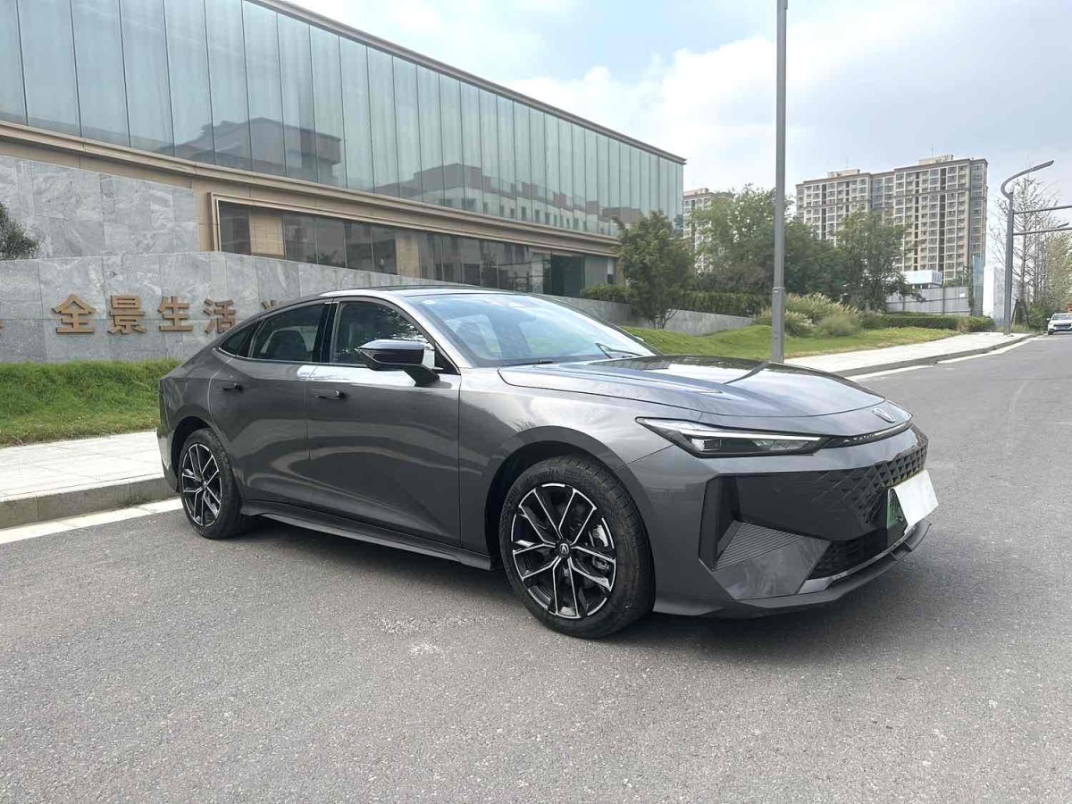 長(zhǎng)安 長(zhǎng)安UNI-V 智電iDD  2023款 智電iDD 1.5T 113km智趣型圖片