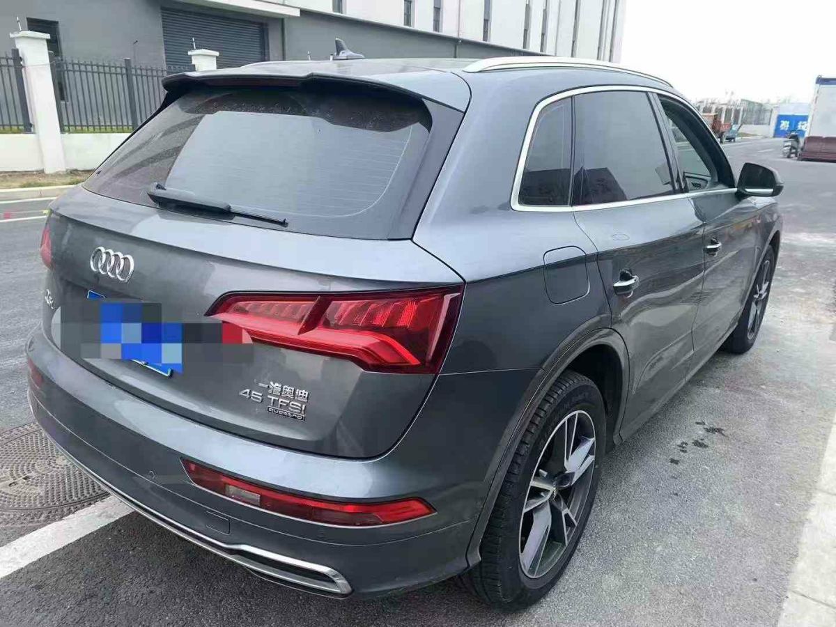 奧迪 奧迪Q3  2020款 35 TFSI 時(shí)尚動(dòng)感型圖片