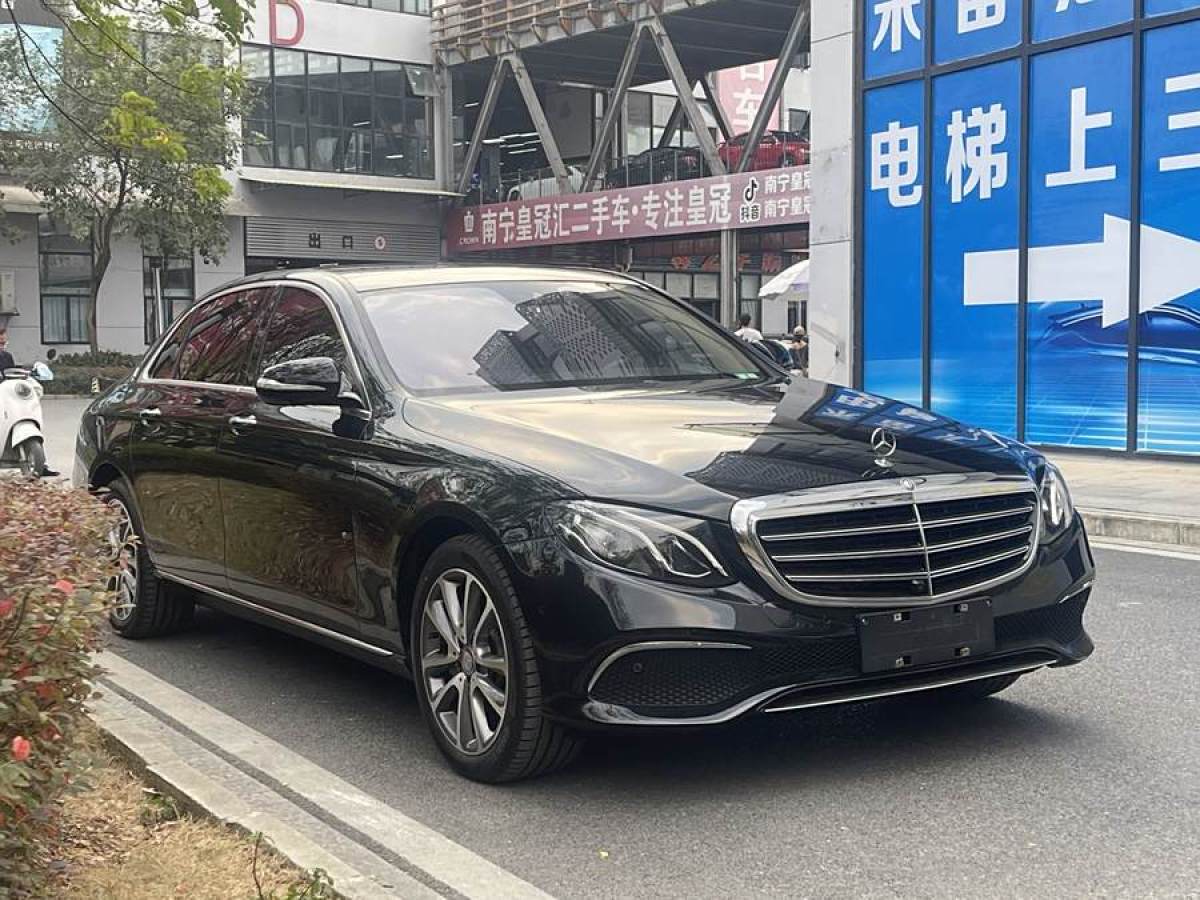 奔馳 奔馳E級  2019款 改款 E 300 L 豪華型圖片