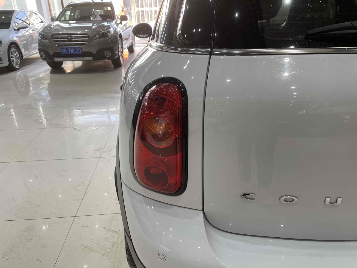 MINI COUNTRYMAN  2016款 1.6T COOPER ALL4 Fun装备控图片