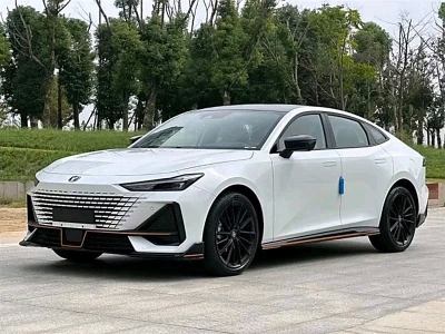 2023年12月 長(zhǎng)安 長(zhǎng)安UNI-V 1.5T 尊貴型圖片