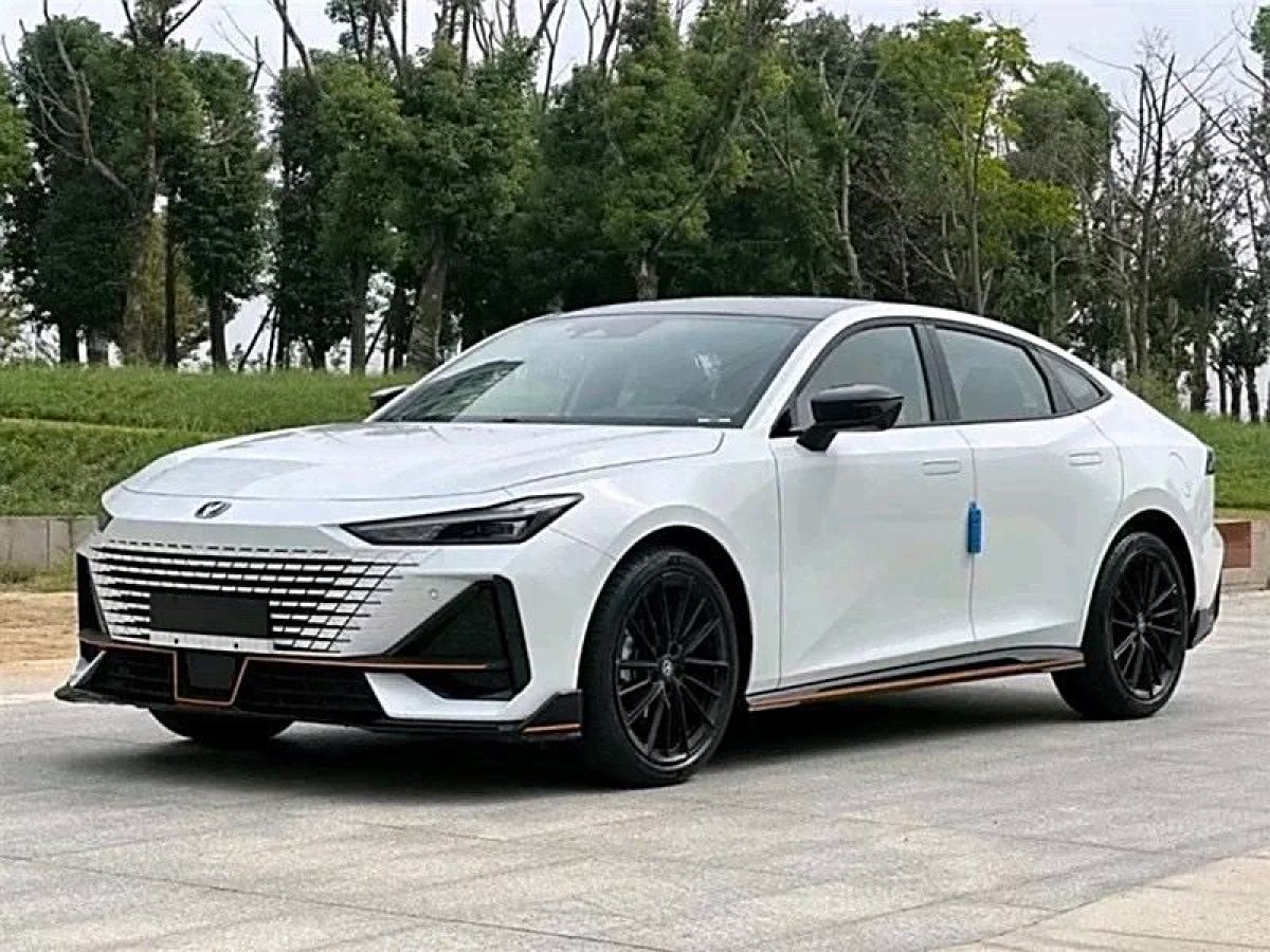 2023年12月長(zhǎng)安 長(zhǎng)安UNI-V  2023款 1.5T 尊貴型