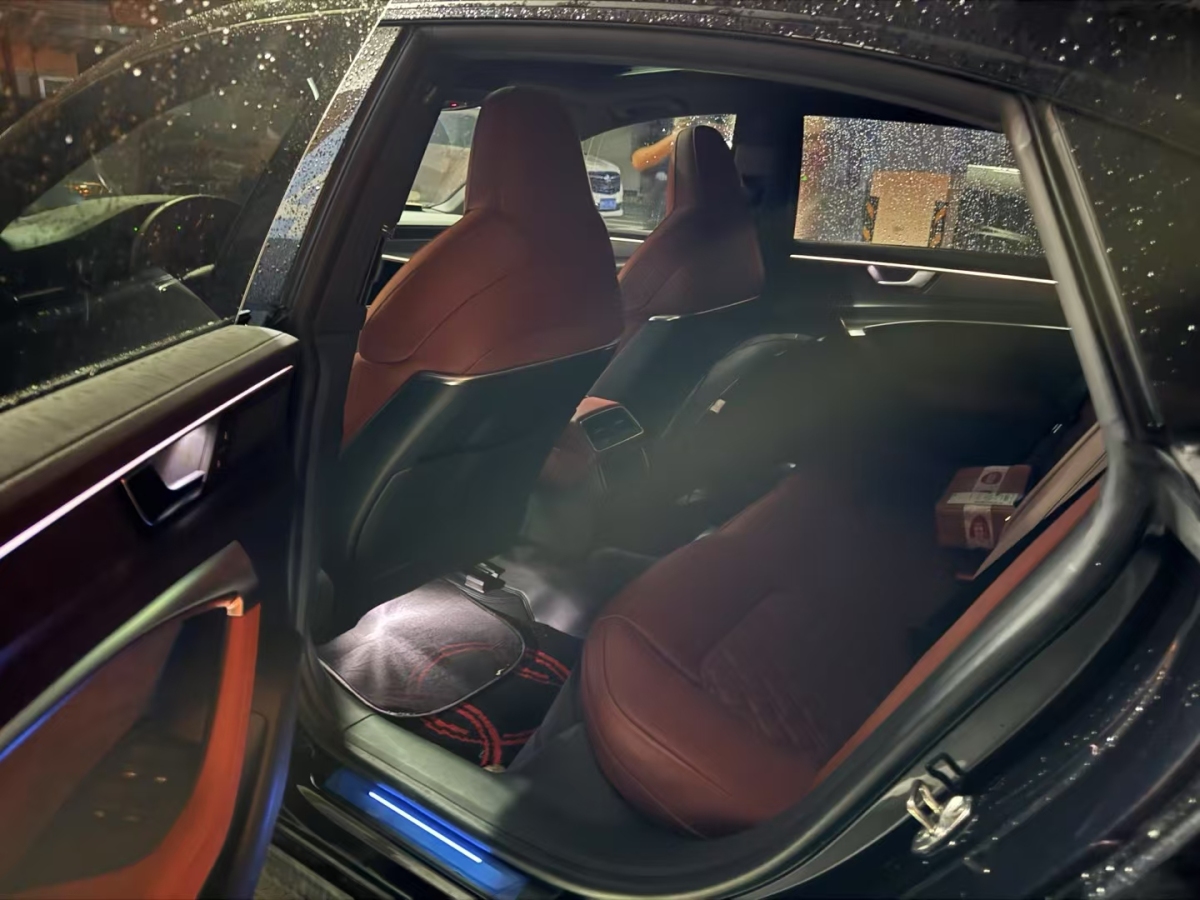 奧迪 奧迪A7L  2024款 45 TFSI quattro 黑武士版圖片