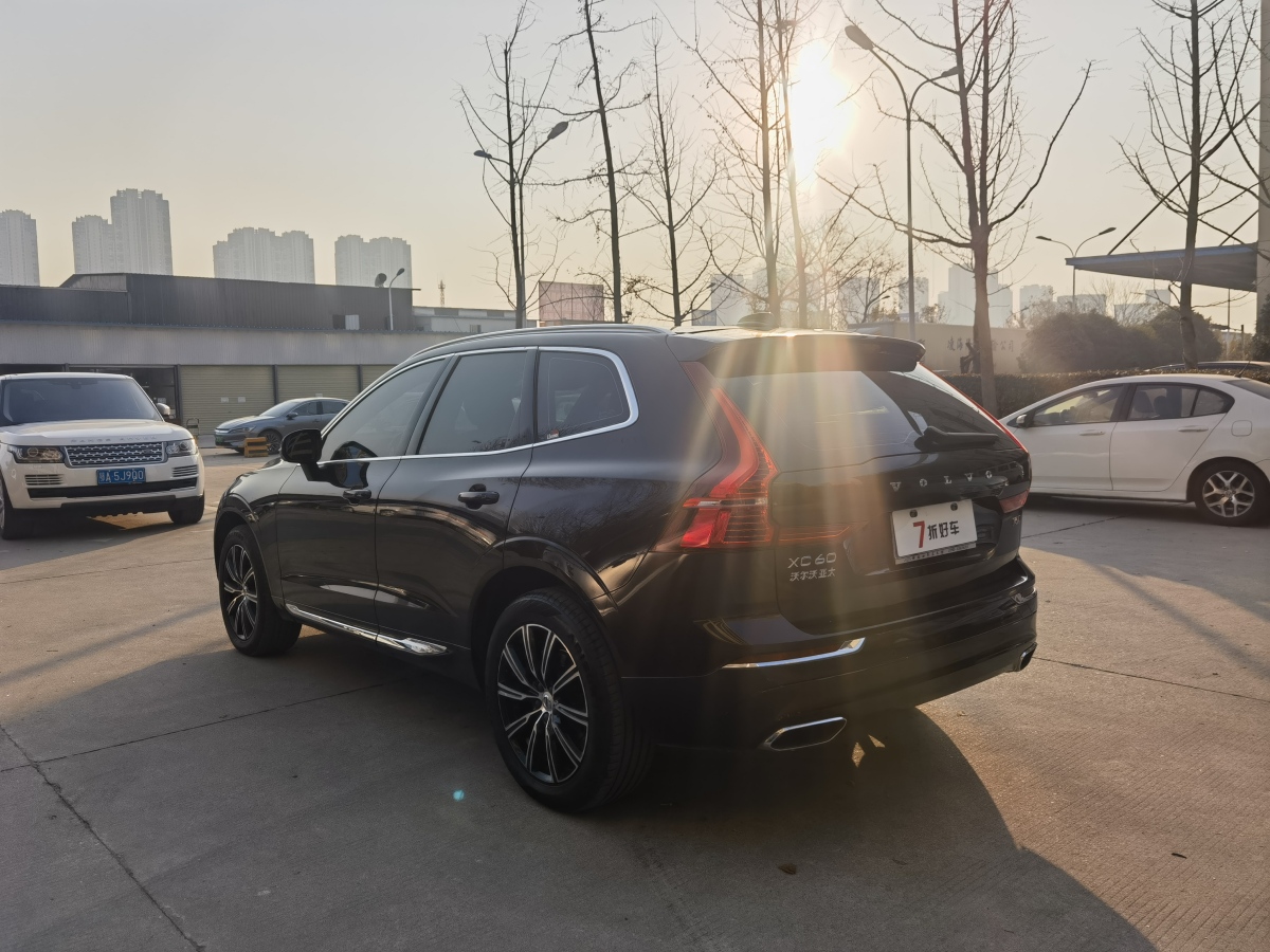 沃爾沃 XC60  2021款 T5 四驅(qū)智逸豪華版圖片