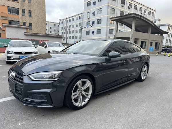 奥迪 奥迪A5  2019款 Sportback 40 TFSI 时尚型