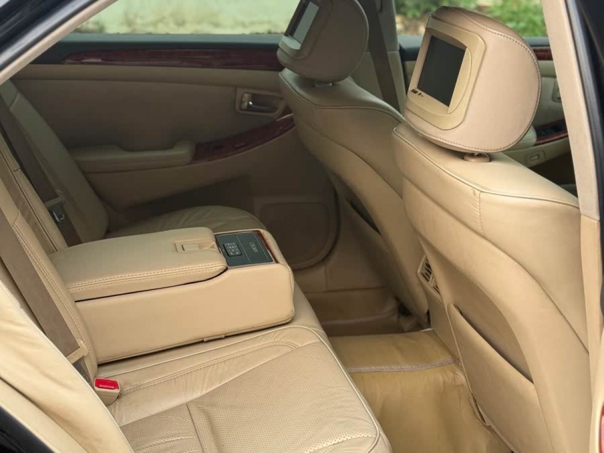 豐田 皇冠  2009款 2.5L Royal特別導(dǎo)航版圖片