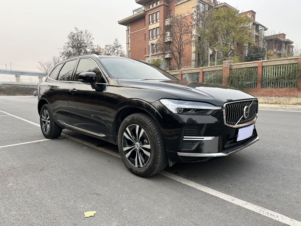 沃爾沃 XC60  2023款 B5 四驅(qū)智逸豪華版圖片