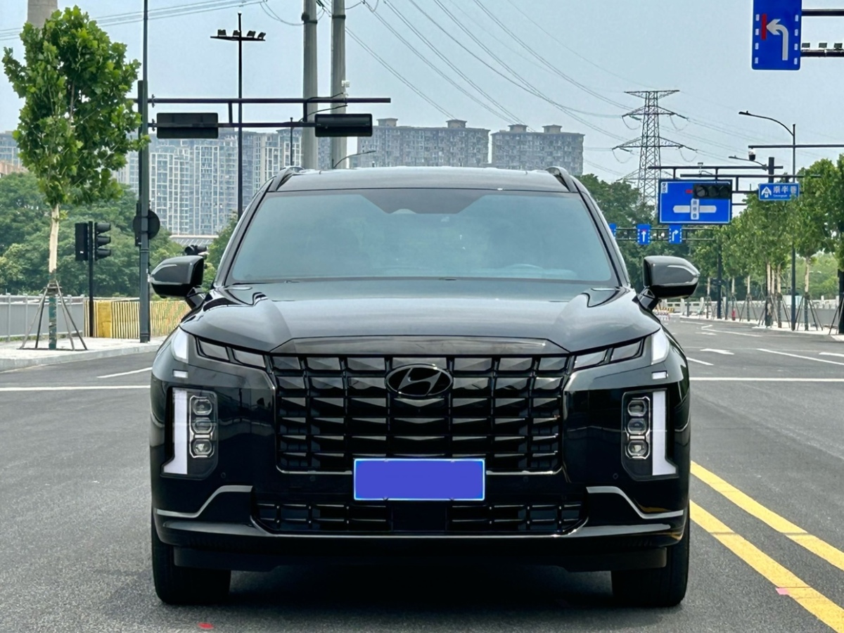 現(xiàn)代 帕里斯帝  2023款 3.5L 自動(dòng)四驅(qū) 鑒賞家黑騎士版圖片