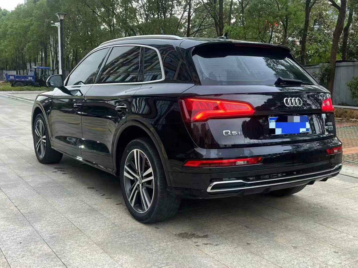 奧迪 奧迪Q3  2020款 35 TFSI 進(jìn)取動(dòng)感型圖片