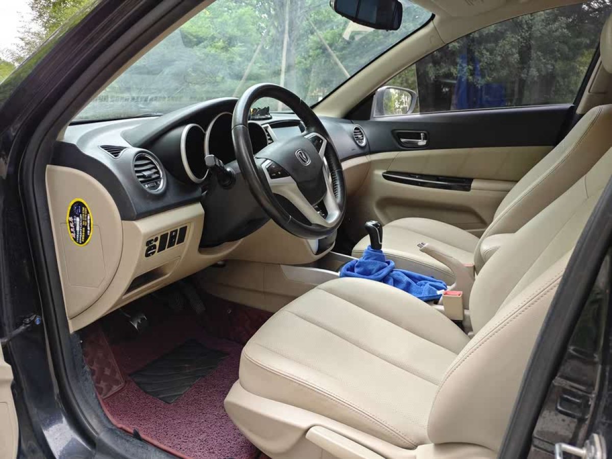 長(zhǎng)安 逸動(dòng)  2014款 1.6L 手動(dòng)豪華型圖片
