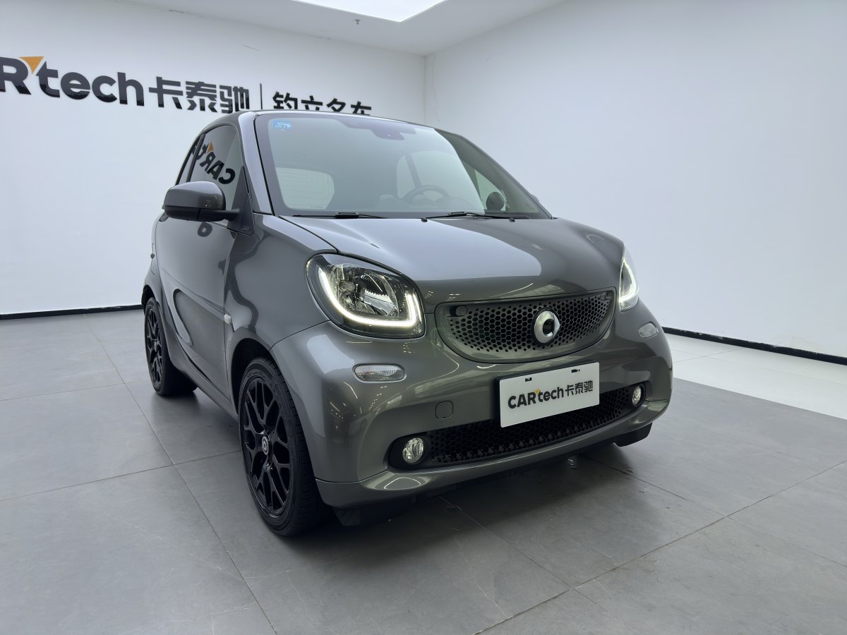 2018年8月smart fortwo  2018款 0.9T 66千瓦耀鈦度特別版