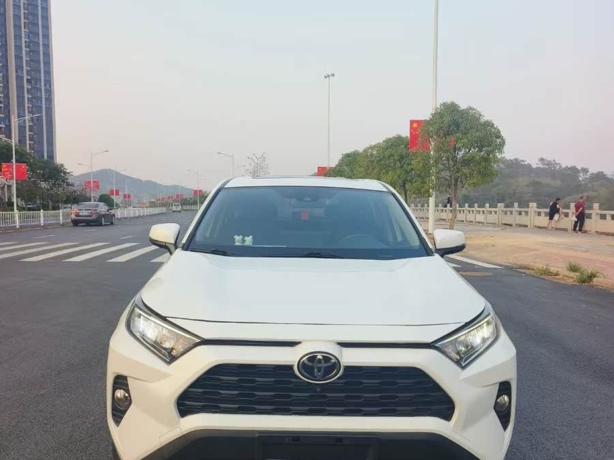 豐田 RAV4榮放  2020款 2.0L CVT兩驅風尚PLUS版圖片