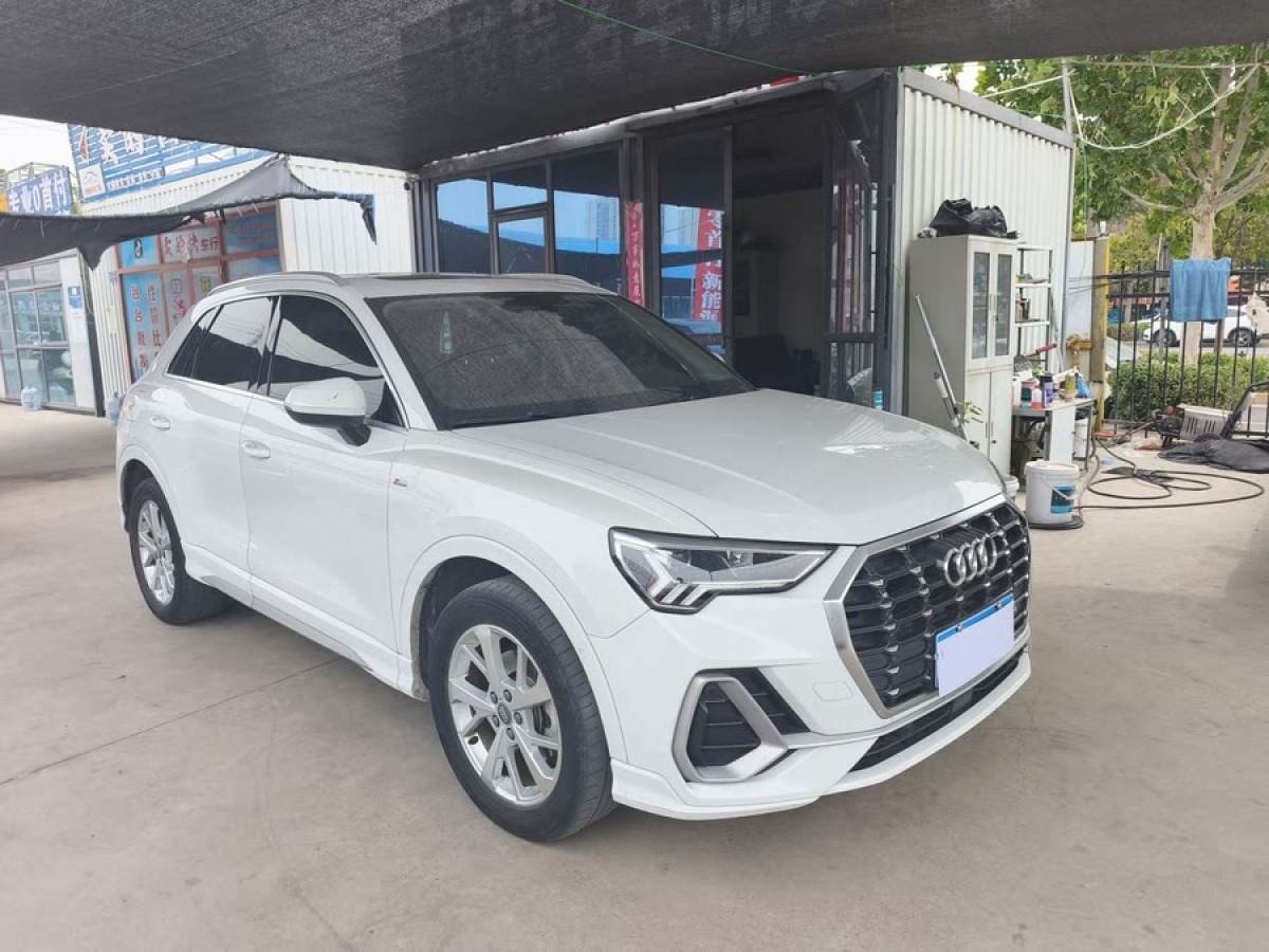 奧迪 奧迪Q3  2019款  35 TFSI 進(jìn)取動感型圖片