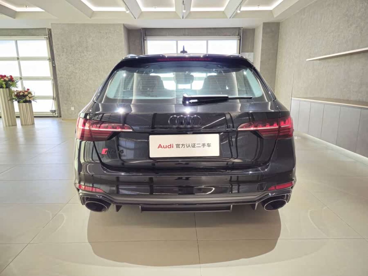 奧迪 奧迪RS 4  2023款 RS4 Avant 暗金版圖片