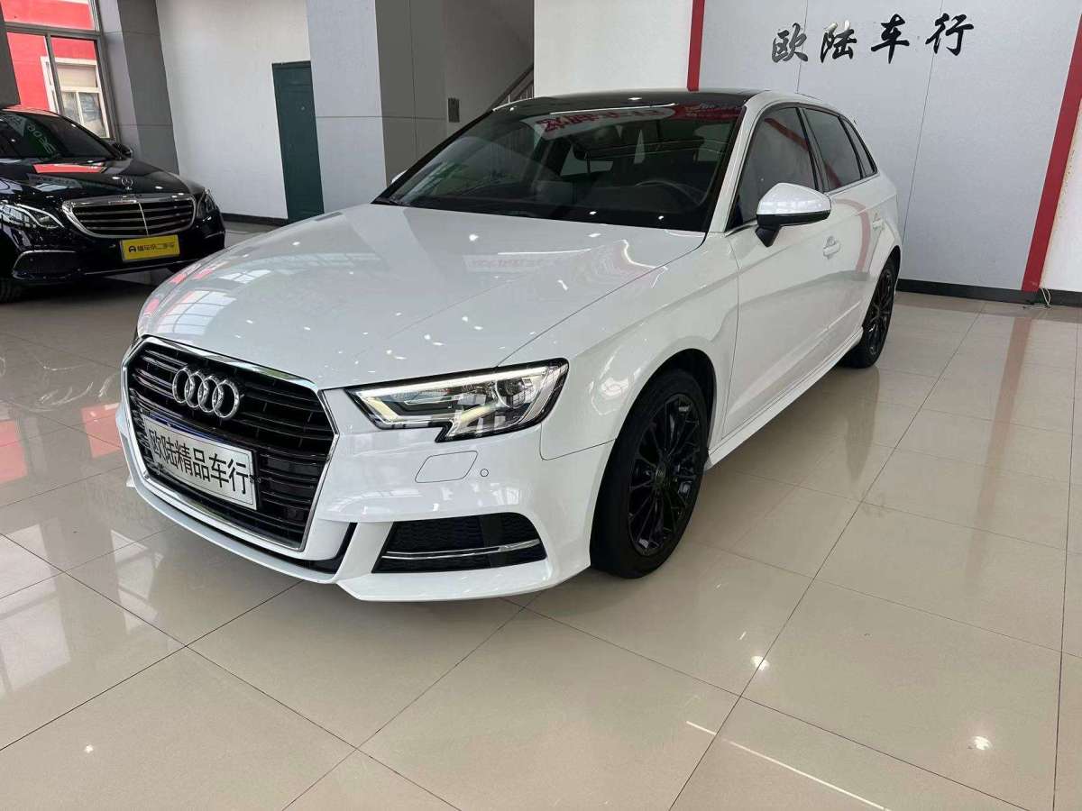 奧迪 奧迪A3  2018款 30周年年型 Sportback 35 TFSI 時(shí)尚型圖片