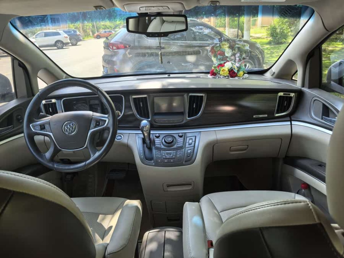 別克 GL8  2013款 3.0L XT豪華商務(wù)旗艦版圖片