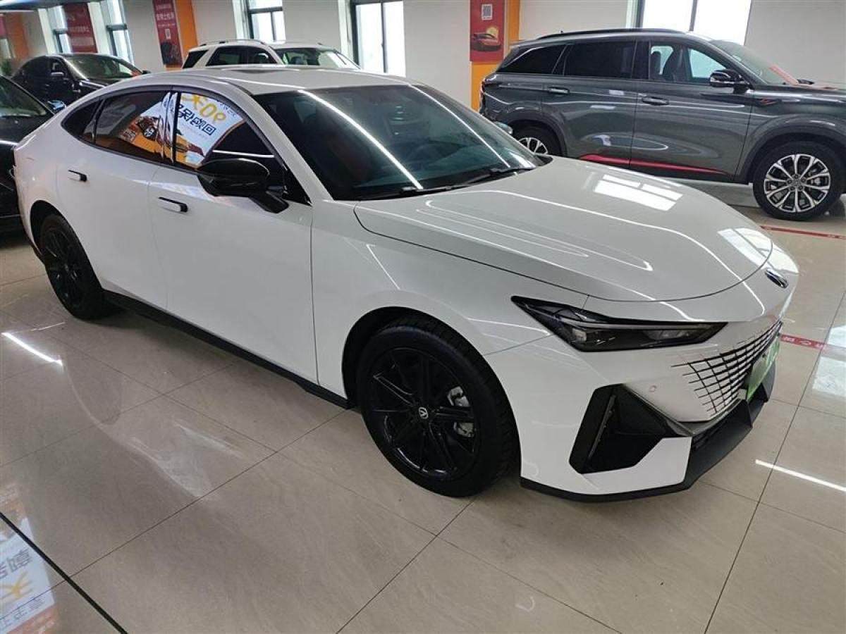 長(zhǎng)安 長(zhǎng)安UNI-V 智電iDD  2023款 智電iDD 1.5T 113km智趣型（飛快版）圖片