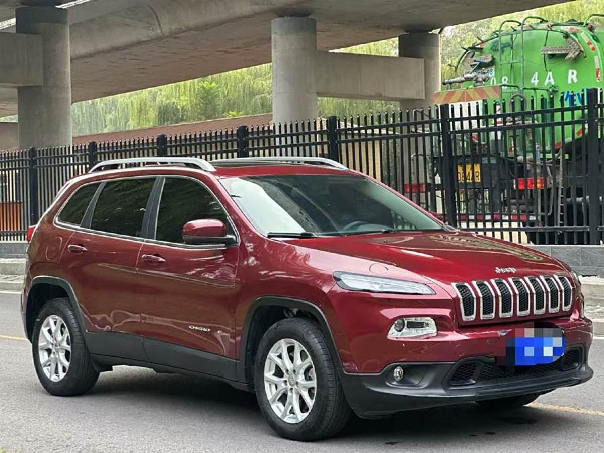 Jeep 自由光  2016款 2.0L 優(yōu)越版圖片