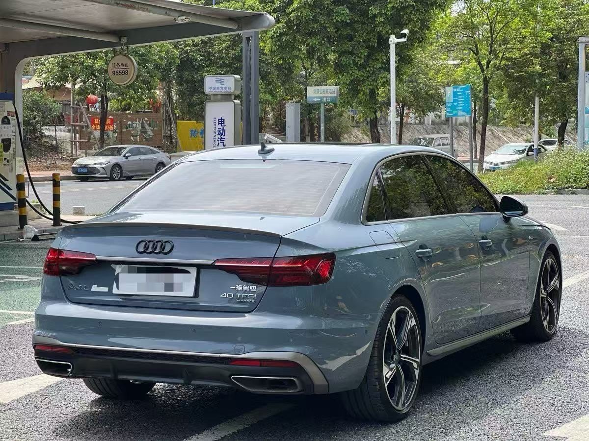 奧迪 奧迪A4L  2022款 40 TFSI quattro RS套件燃速型圖片